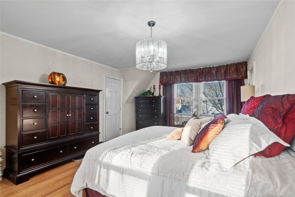 Bedroom, Interior, Pendant Lights, Wood Texture Flooring