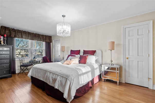 Bedroom, Interior, Pendant Lights, Wood Texture Flooring