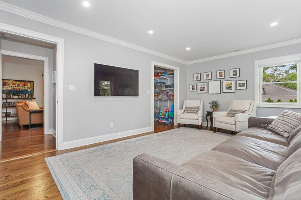 Interior, Living room, Recessed Lighting, Wood Texture Flooring
