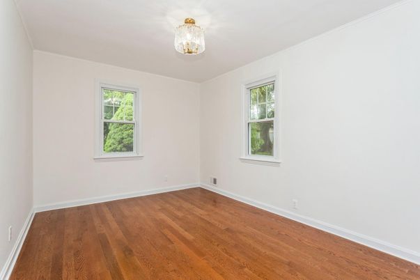 Chandelier, Empty room, Interior, Wood Texture Flooring