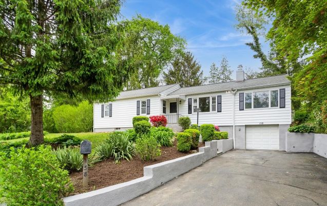 Attached, Exterior, Facade, Raised Ranch