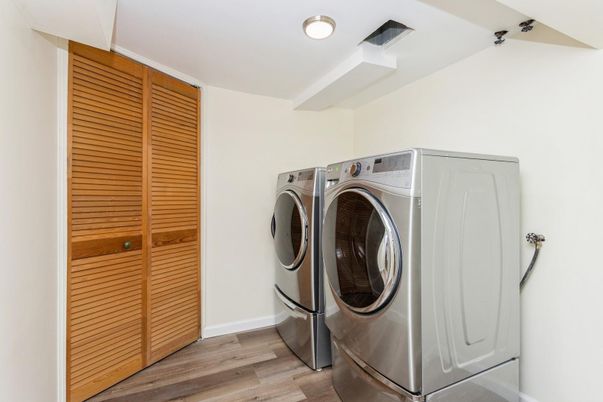 Interior, Utility Closets, Washer, Wood Texture Flooring