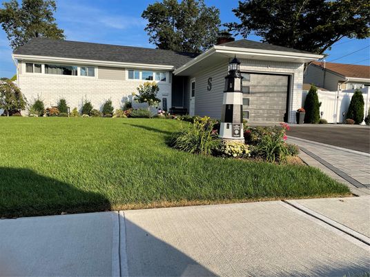 Attached, Exterior, Facade, Brick Facade, Ranch