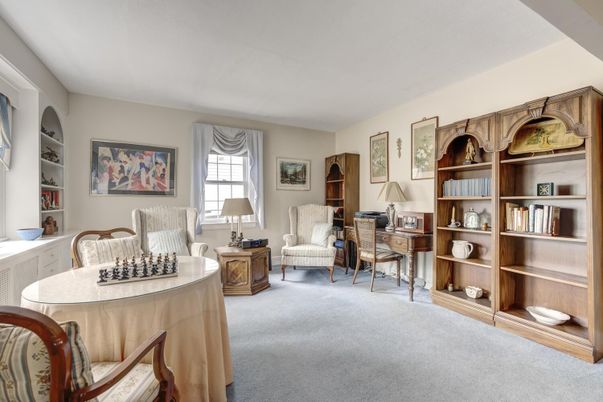 Home Office, Interior