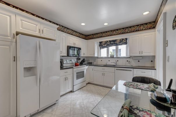 Interior, Kitchen, Recessed Lighting