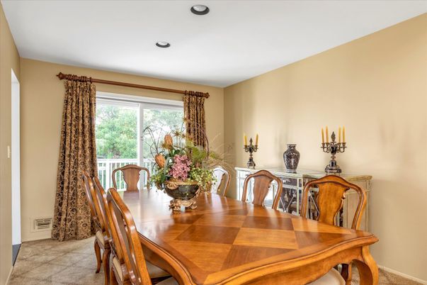 Dining room, Interior, Recessed Lighting