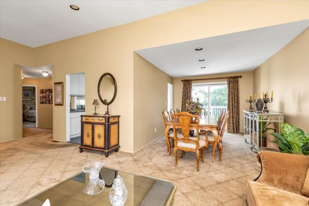 Dining room, Interior, Recessed Lighting