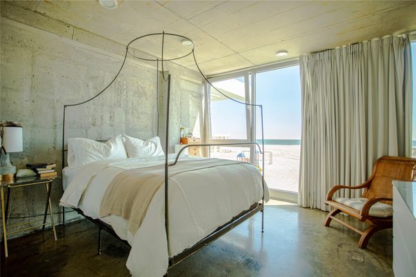 Bedroom, Interior, Water