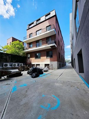 Exterior, Facade, Condo Building