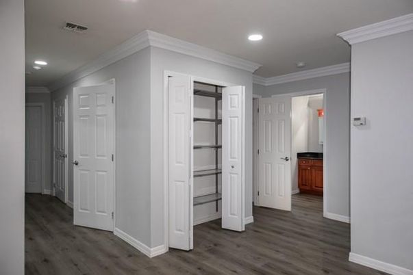 Interior, Recessed Lighting, Wood Texture Flooring
