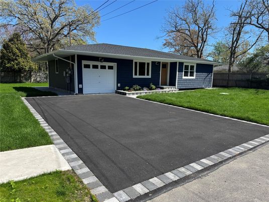 Attached, Exterior, Facade, Ranch