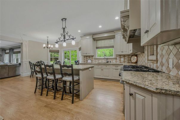 Chandelier, Dining room, Interior, Kitchen, Pendant Lights, Recessed Lighting, Wood Texture Flooring