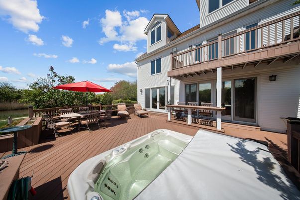 Exterior, Hot Tub