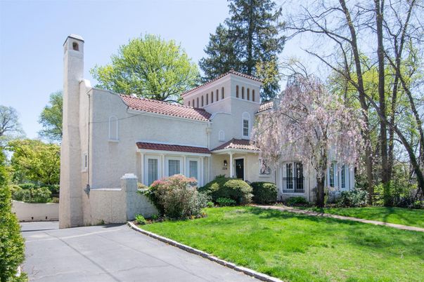 Exterior, Facade, Spanish Mediterranean