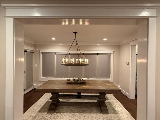 Chandelier, Dining room, Interior, Recessed Lighting, Wood Texture Flooring