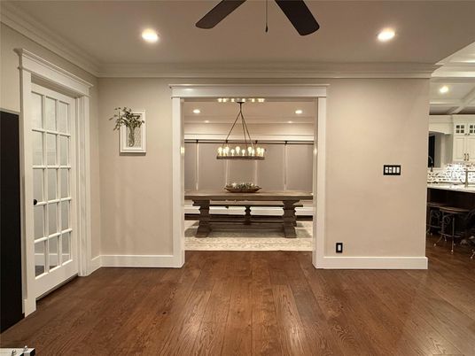 Chandelier, Dining room, Interior, Pendant Lights, Recessed Lighting, Wood Texture Flooring