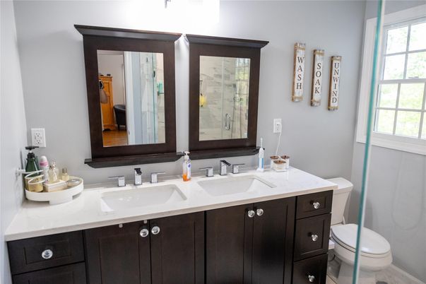 Bathroom, Dual Sink Vanities, Interior