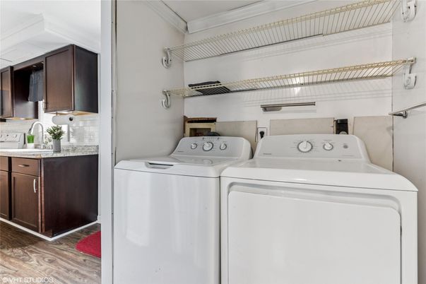Interior, Utility Closets, Washer, Wood Texture Flooring