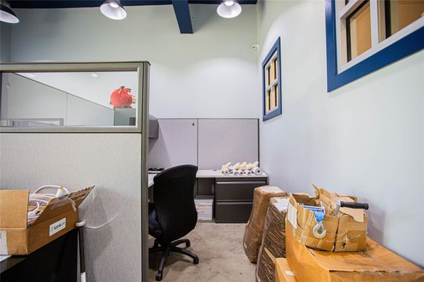 Home Office, Interior