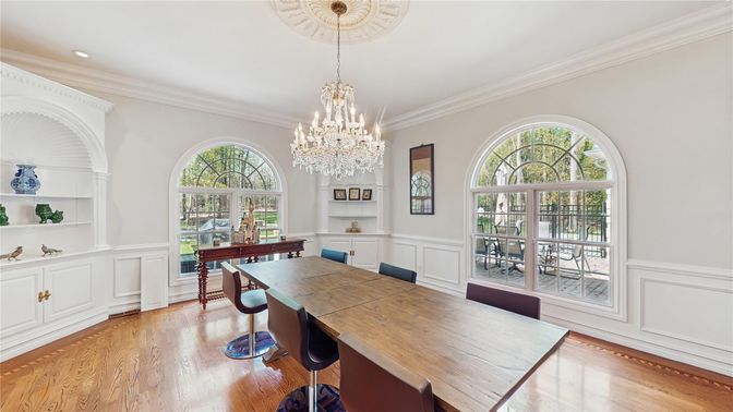 Chandelier, Dining room, Interior, Recessed Lighting, Wood Texture Flooring
