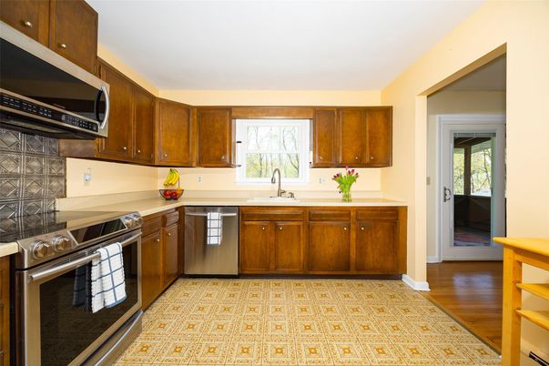 Interior, Kitchen, Stainless Steel Appliances, Wood Texture Flooring