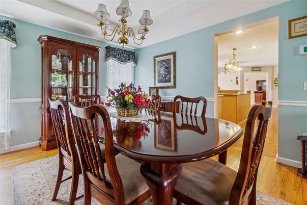 Chandelier, Dining room, Interior, Recessed Lighting, Wood Texture Flooring