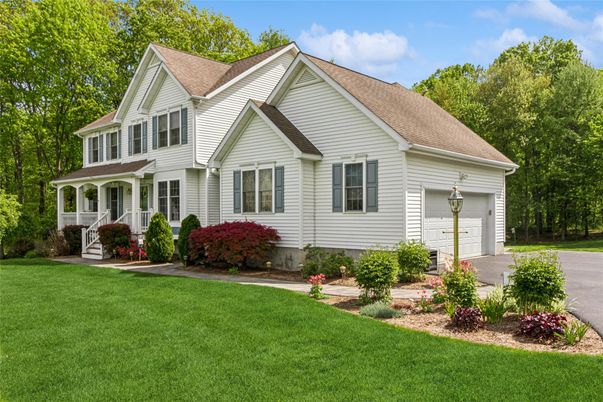 Attached, Exterior, Facade, Farmhouse