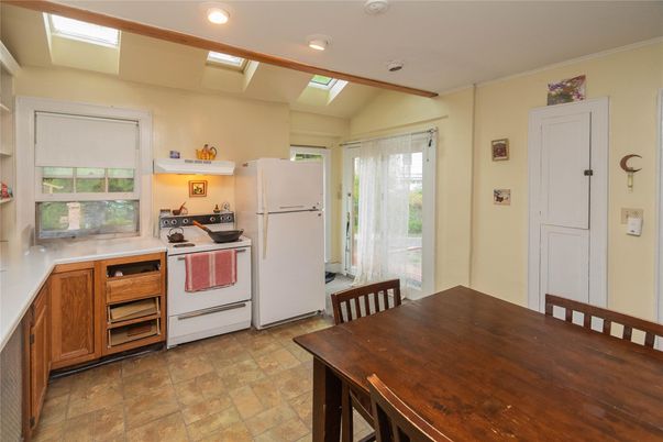 Dining room, Interior, Kitchen, Recessed Lighting