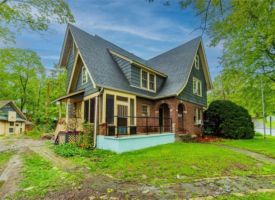 Exterior, Facade, Brick Facade, Queen Anne Victorian
