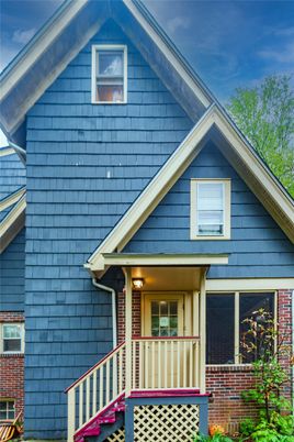 Exterior, Facade, Brick Facade, American Craftsman