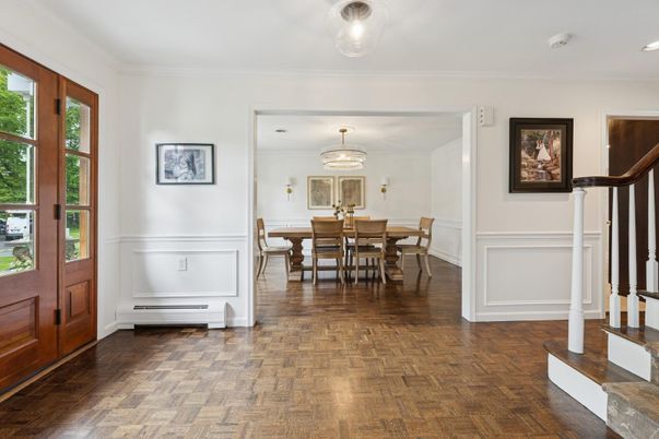 Chandelier, Dining room, Interior, Recessed Lighting, Wood Texture Flooring