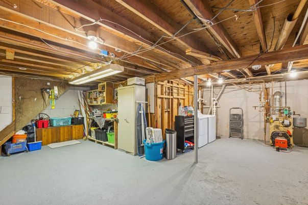 Interior, Washer, Wooden Beams, Wooden Ceilings