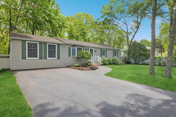 Backyard, Exterior, Facade, Ranch