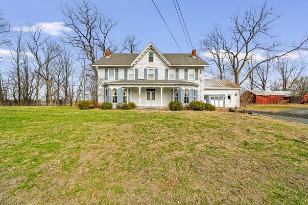 Backyard, Exterior, Facade, Farmhouse