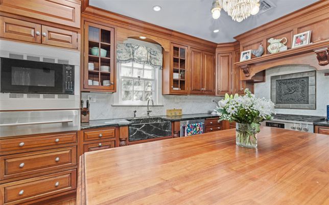Chandelier, Interior, Kitchen, Recessed Lighting, Stainless Steel Appliances