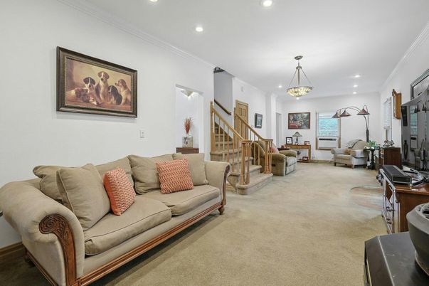 Interior, Living room, Pendant Lights, Recessed Lighting