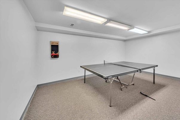 Game Room, Interior