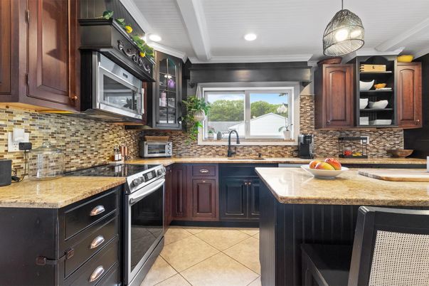 Interior, Kitchen, Pendant Lights, Recessed Lighting, Stainless Steel Appliances