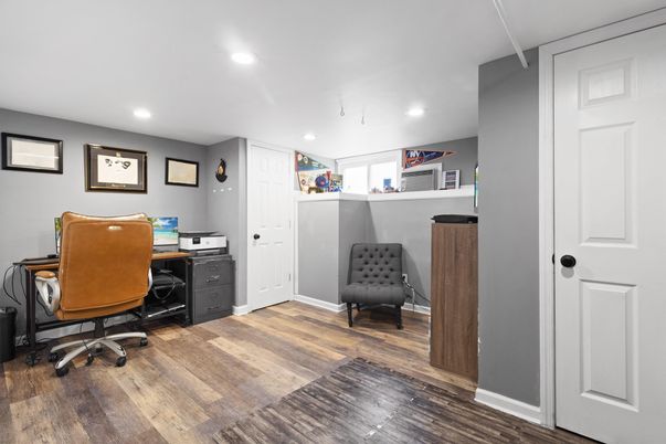 Home Office, Interior, Recessed Lighting, Wood Texture Flooring
