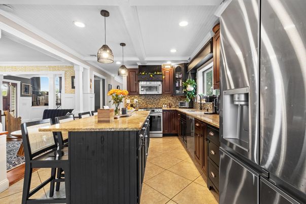Interior, Kitchen, Pendant Lights, Recessed Lighting, Stainless Steel Appliances
