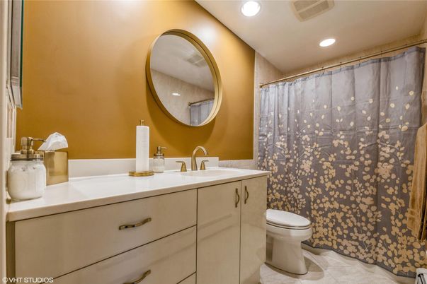 Bathroom, Interior, Recessed Lighting