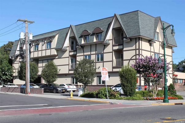 Exterior, Facade, Tudor Revival