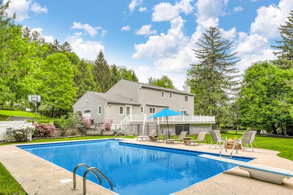 Exterior, Pool