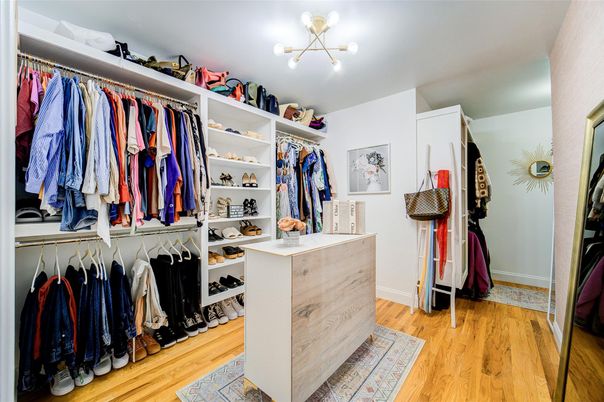 Interior, Walk-in Closets, Wood Texture Flooring