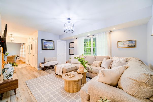 Interior, Living room, Pendant Lights, Recessed Lighting, Wood Texture Flooring
