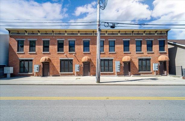 Exterior, Facade, Brick Facade, Georgian
