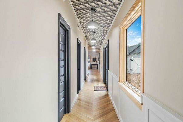 Interior, Pendant Lights, Wood Texture Flooring