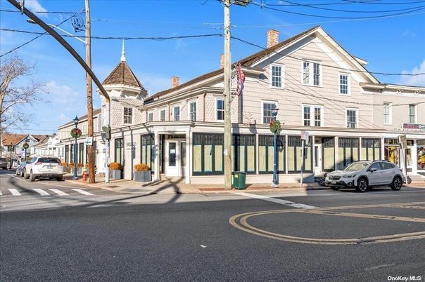 Exterior, Facade, Queen Anne Victorian