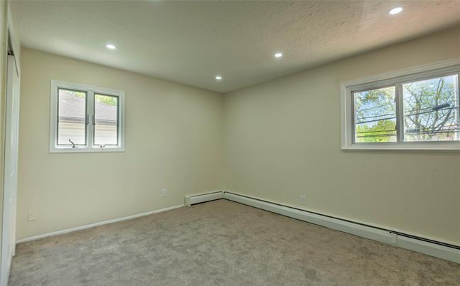 Empty room, Interior, Recessed Lighting