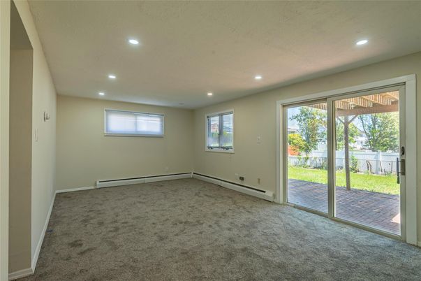 Empty room, Interior, Recessed Lighting